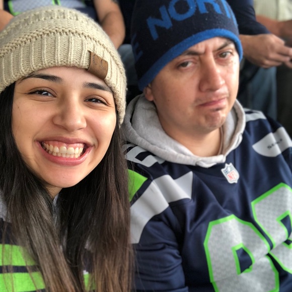 MEET ME & my family - Picture 1 of 1